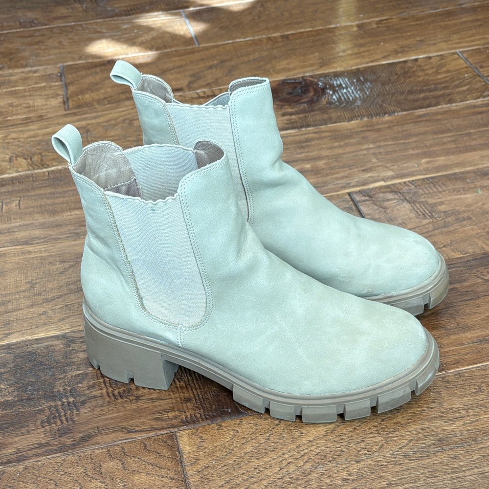 Madden Girl Women's Cream Ankle Booties